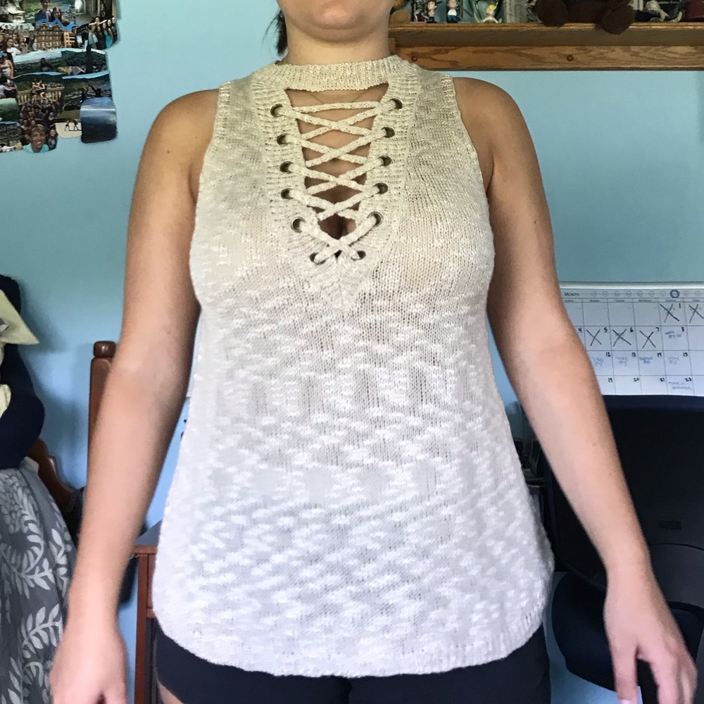 Short sleeve sweater